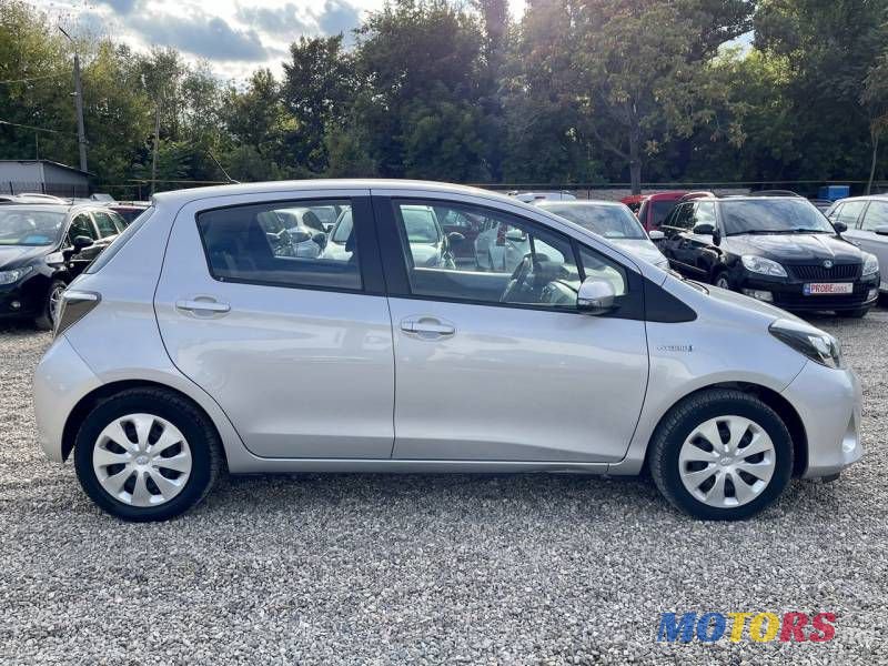 2013' Toyota Yaris photo #5