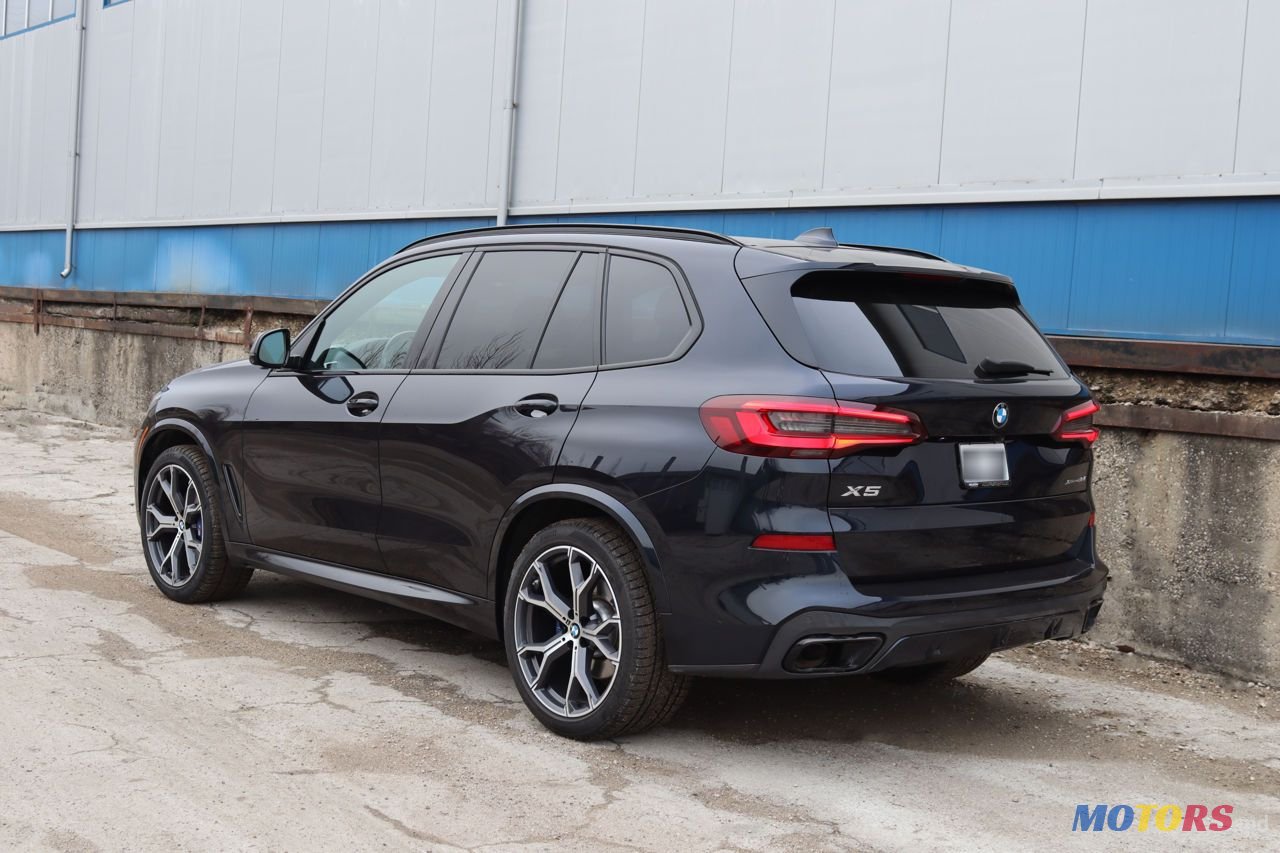 2022' BMW X5 photo #2