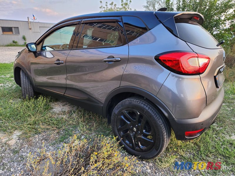 2016' Renault Captur photo #5