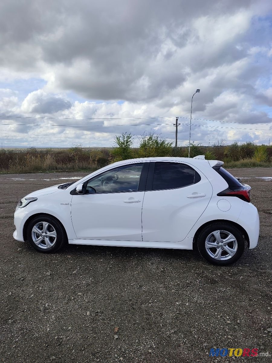 2020' Toyota Yaris photo #3