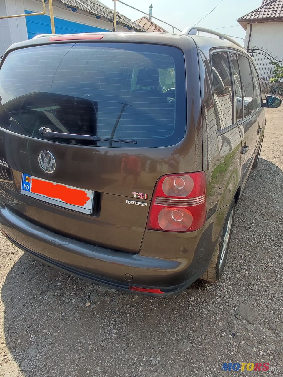 2010' Volkswagen Touran photo #2