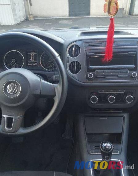 2014' Volkswagen Tiguan photo #2