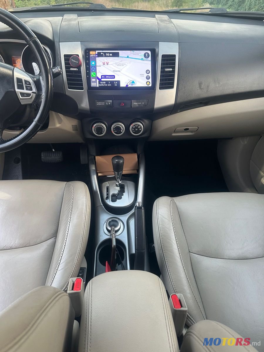 2008' Mitsubishi Outlander photo #5