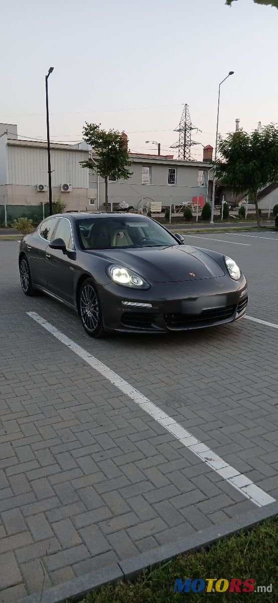 2015' Porsche Panamera photo #2