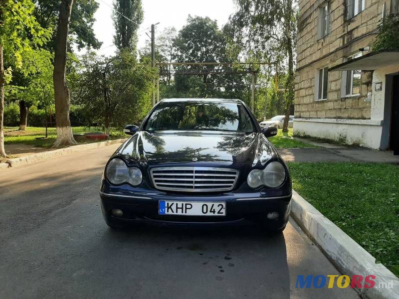 2004' Mercedes-Benz C photo #1