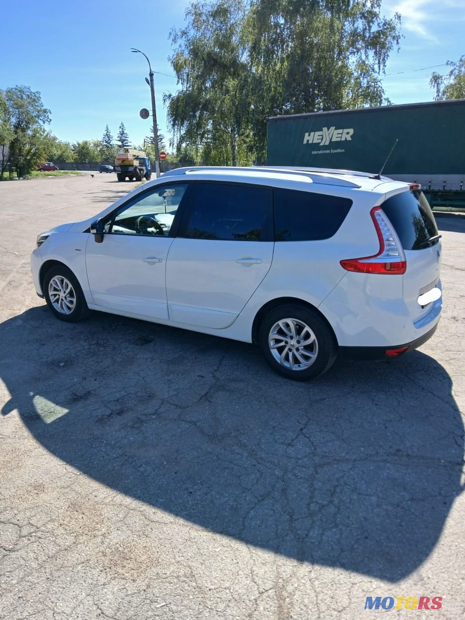 2016' Renault Grand Scenic photo #3