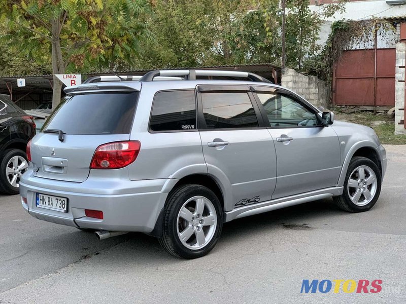 2007' Mitsubishi Outlander photo #6