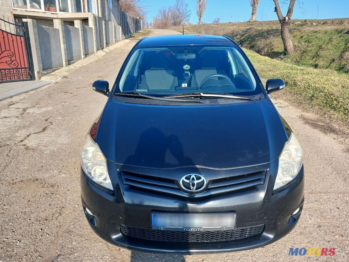 2010' Toyota Auris photo #4