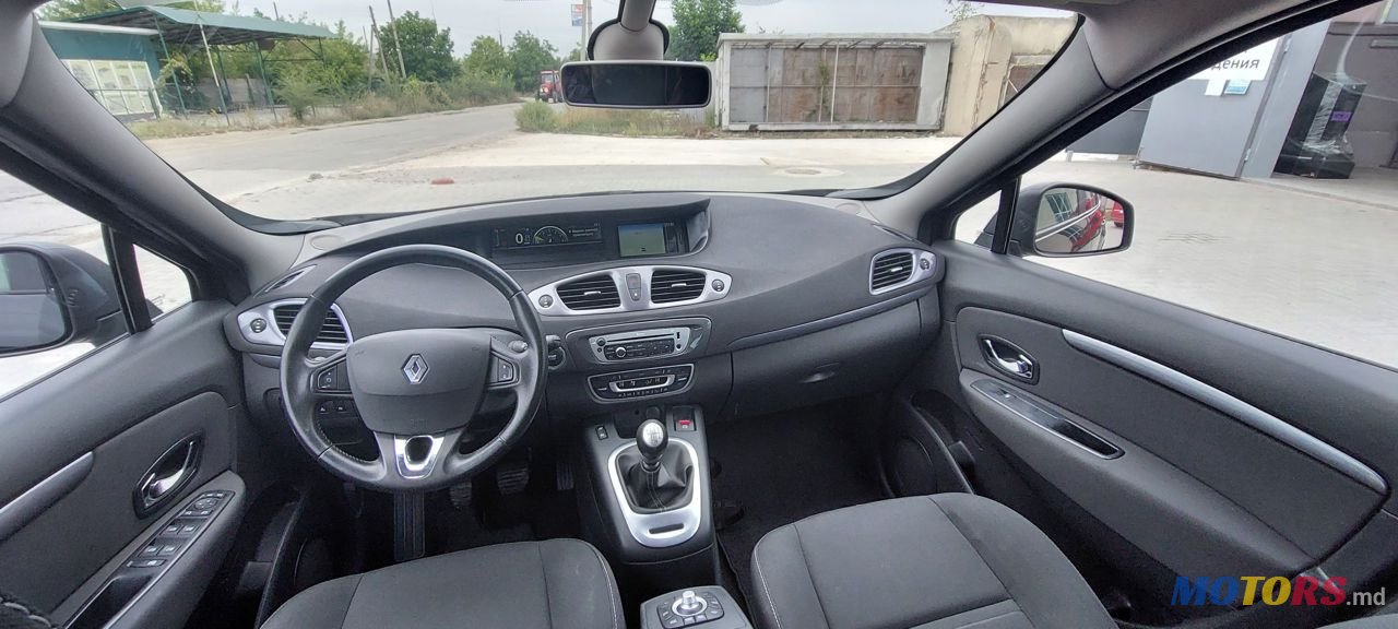 2014' Renault Grand Scenic photo #5