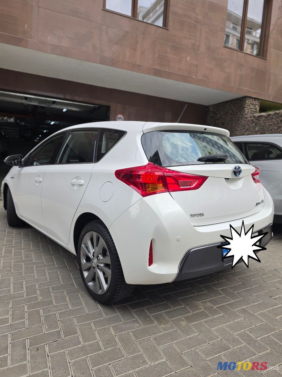 2014' Toyota Auris photo #3