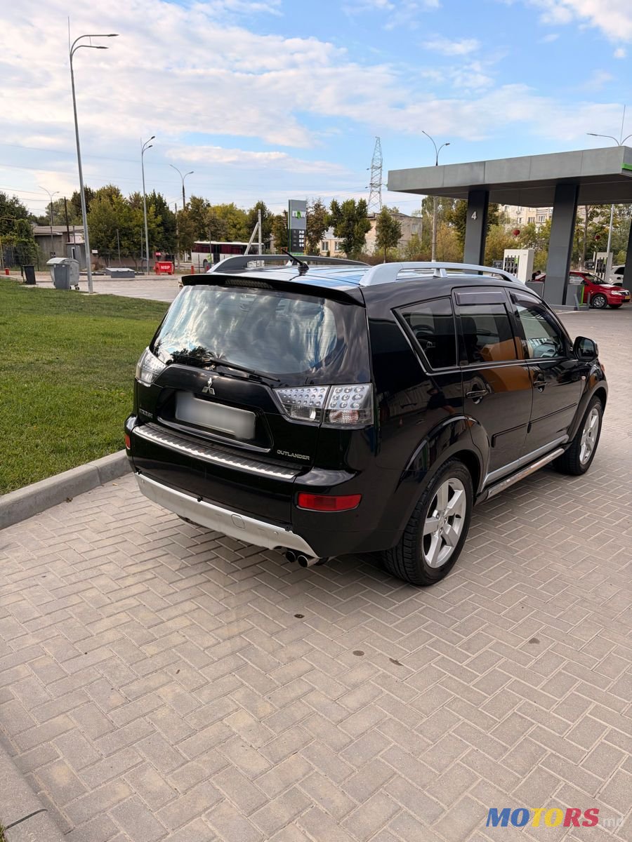 2007' Mitsubishi Outlander photo #3