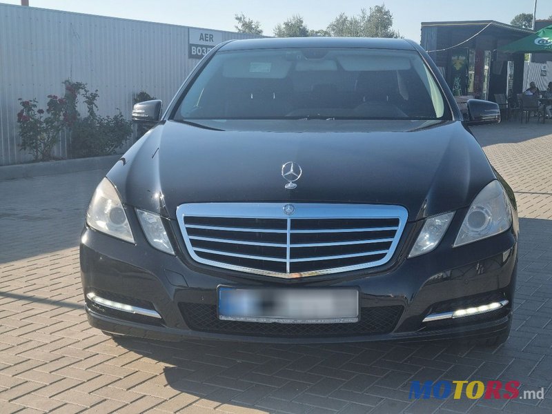 2010' Mercedes-Benz E-Class photo #3