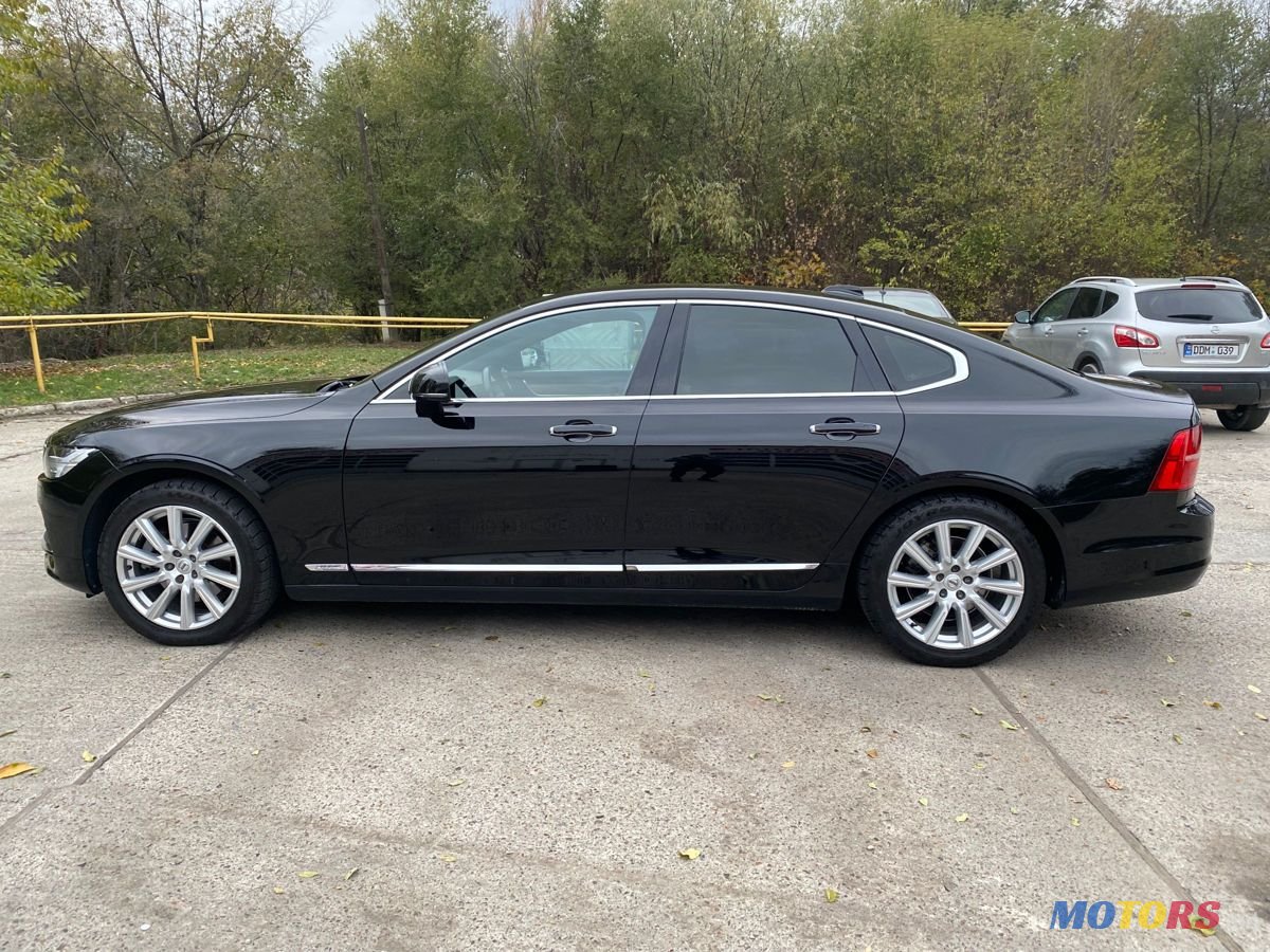 2017' Volvo S90 photo #2