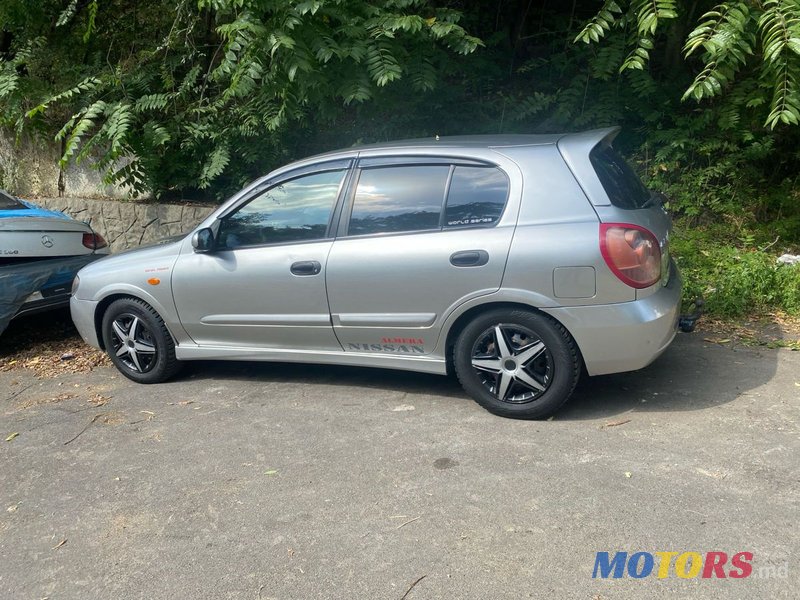 2005' Nissan Almera photo #1