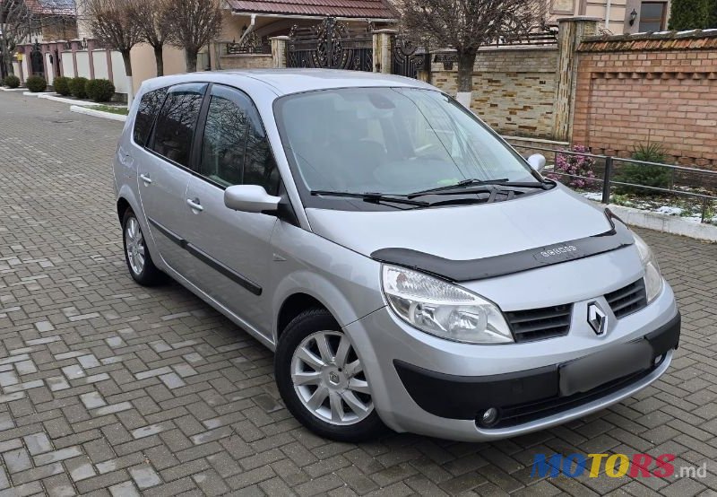 2005' Renault Grand Scenic photo #4