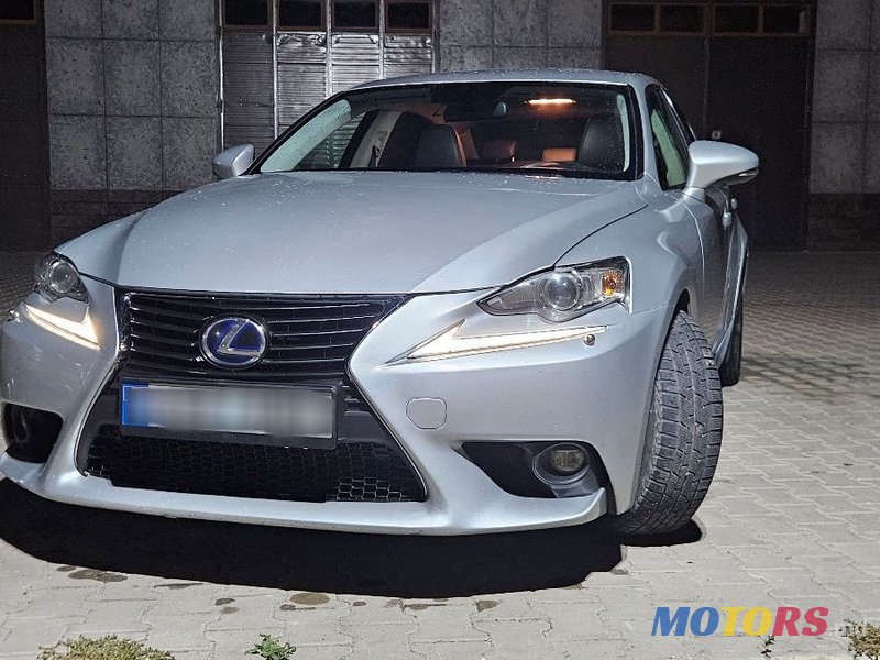2015' Lexus Is Series photo #4