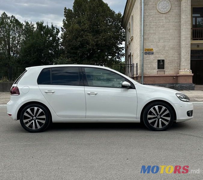 2010' Volkswagen Golf photo #4