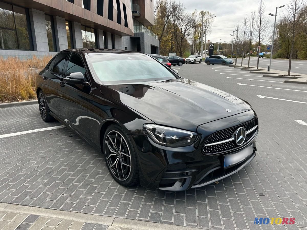 2020' Mercedes-Benz E-Class photo #2