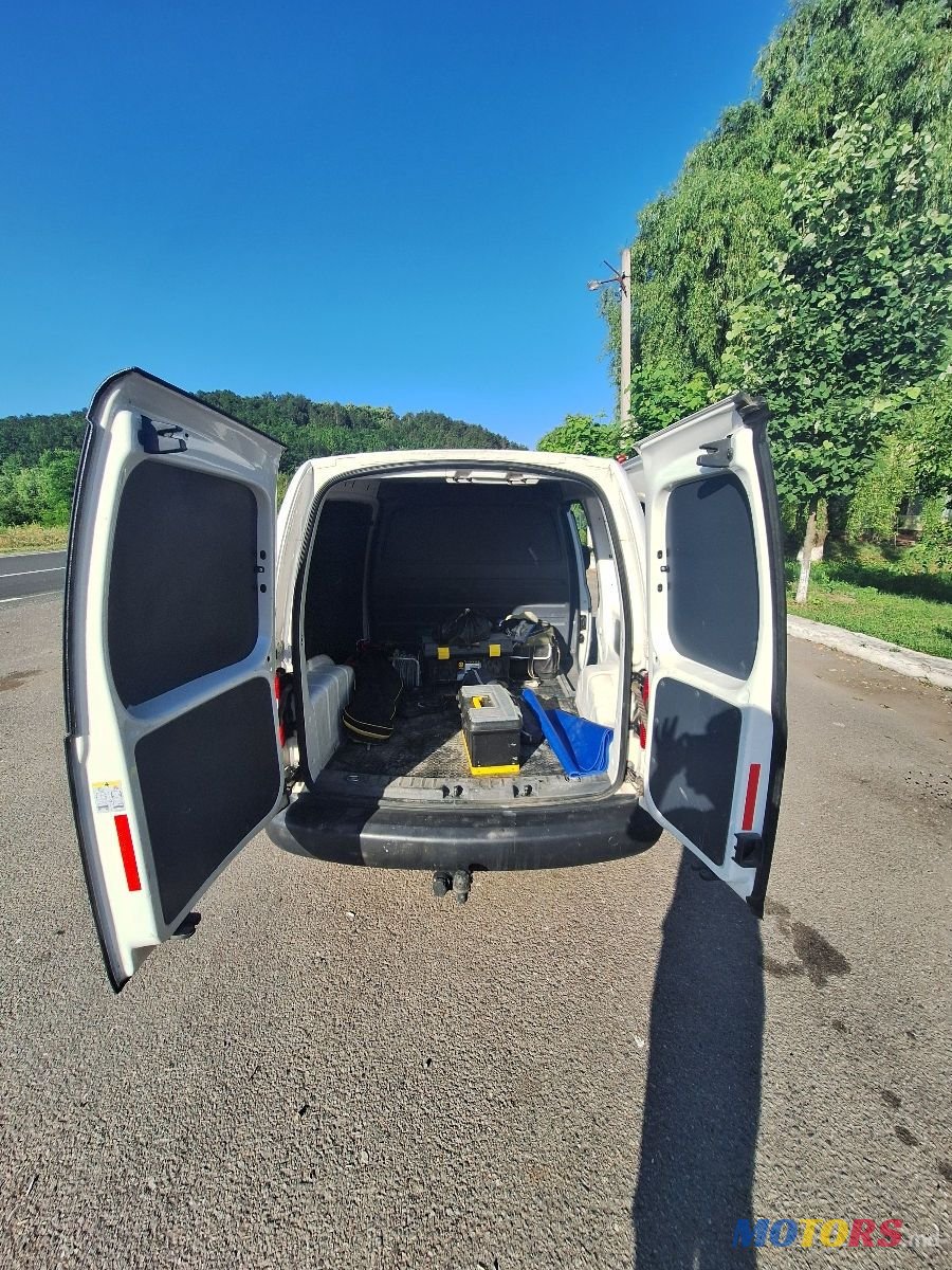 2013' Volkswagen Caddy photo #5