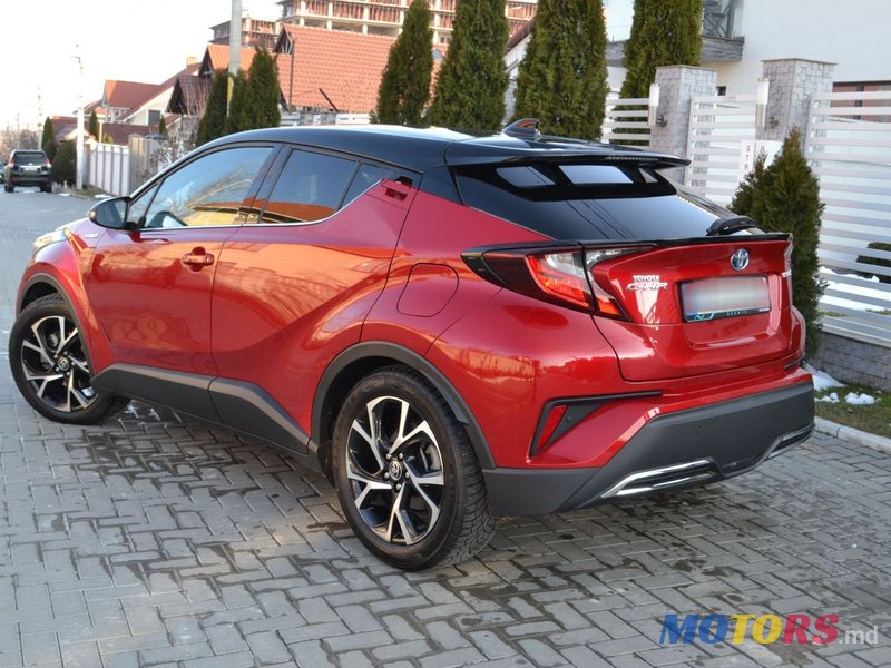 2020' Toyota C-HR photo #3