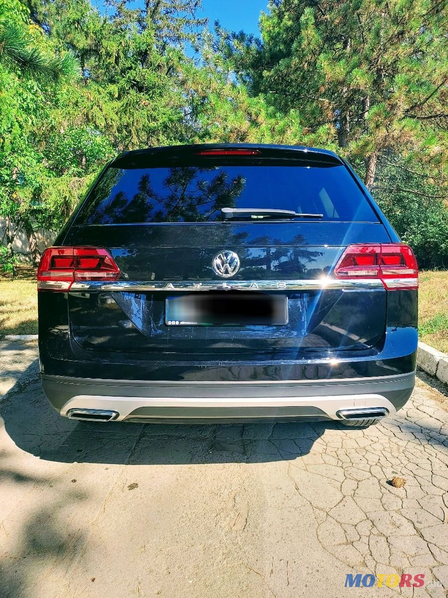 2018' Volkswagen Atlas photo #2