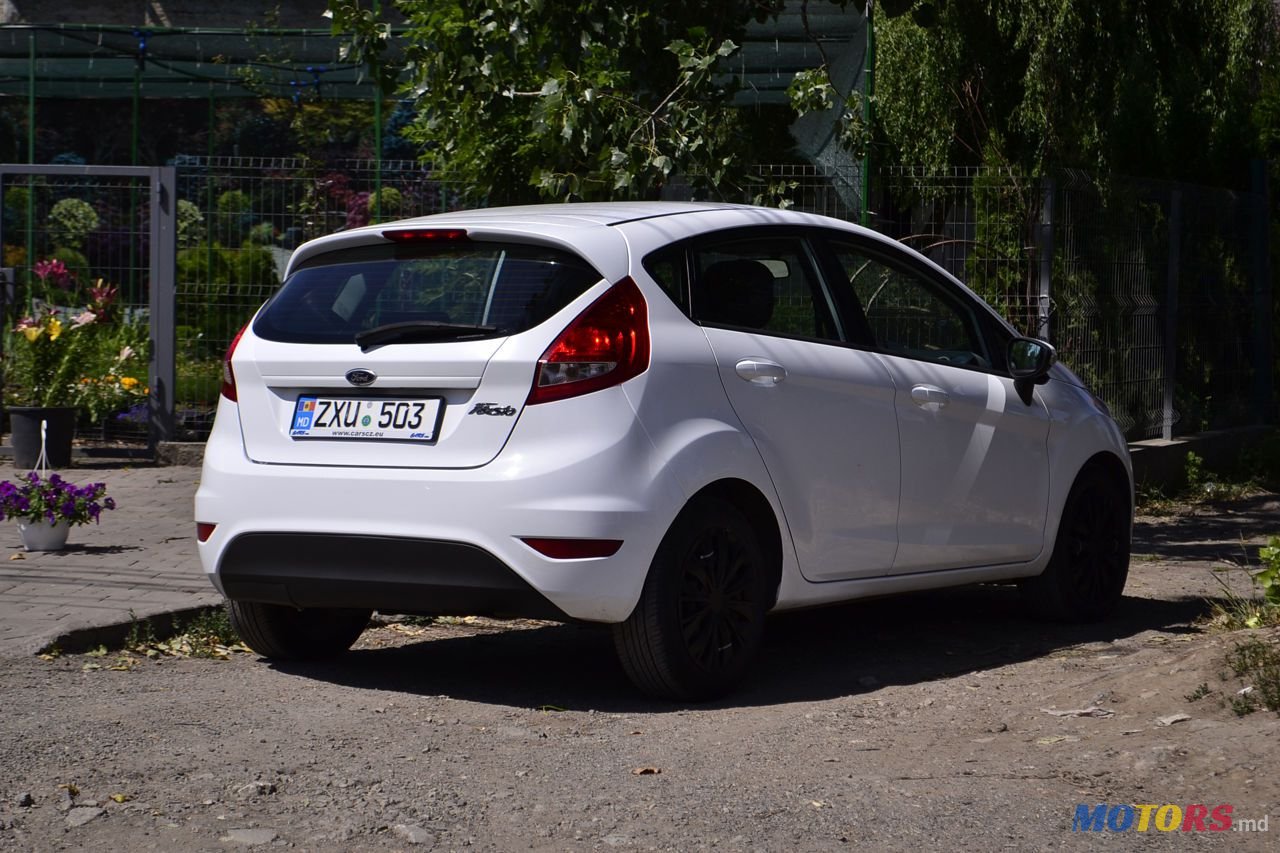 2011' Ford Fiesta photo #4