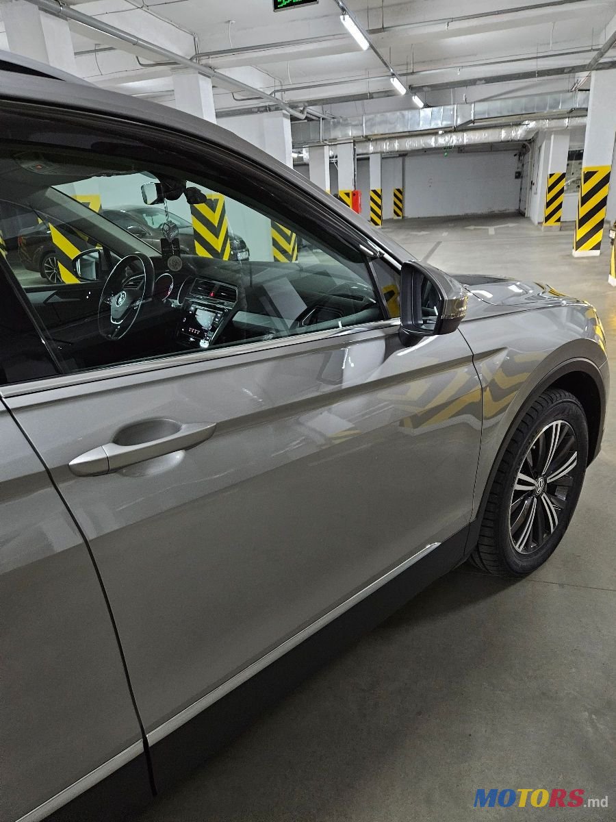 2018' Volkswagen Tiguan photo #4