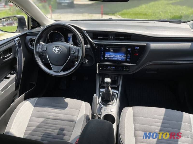 2015' Toyota Auris photo #4