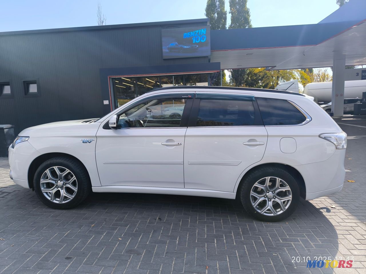 2014' Mitsubishi Outlander photo #6