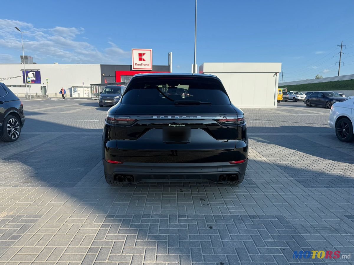 2021' Porsche Cayenne photo #5