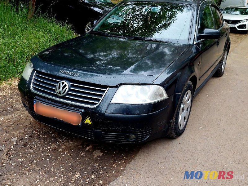 2001' Volkswagen Passat photo #3
