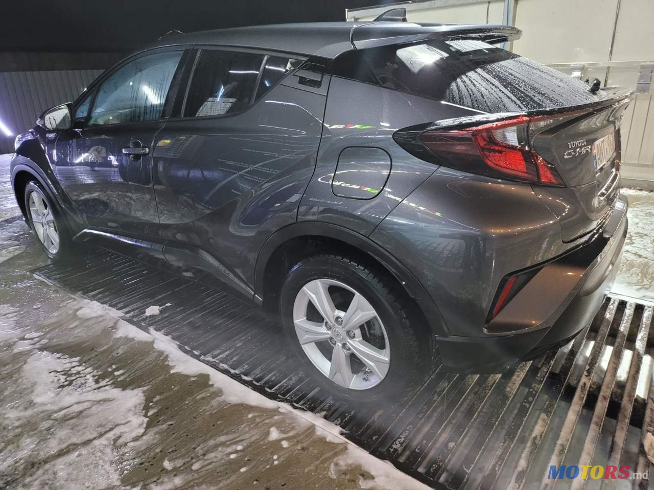 2020' Toyota C-HR photo #3