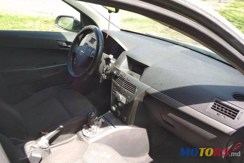 2005' Opel Astra photo #4
