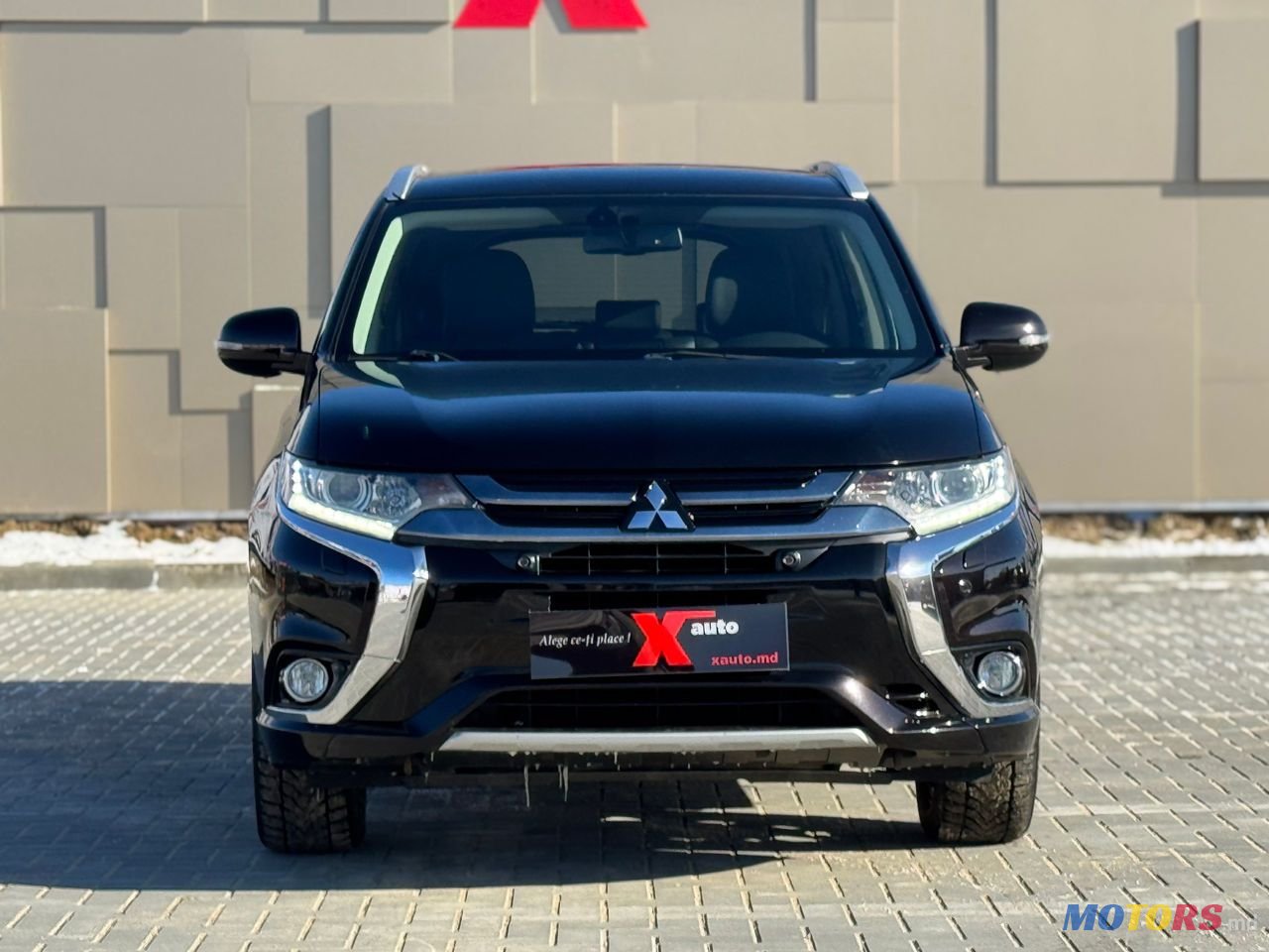 2016' Mitsubishi Outlander photo #3