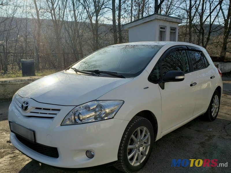 2010' Toyota Auris photo #3