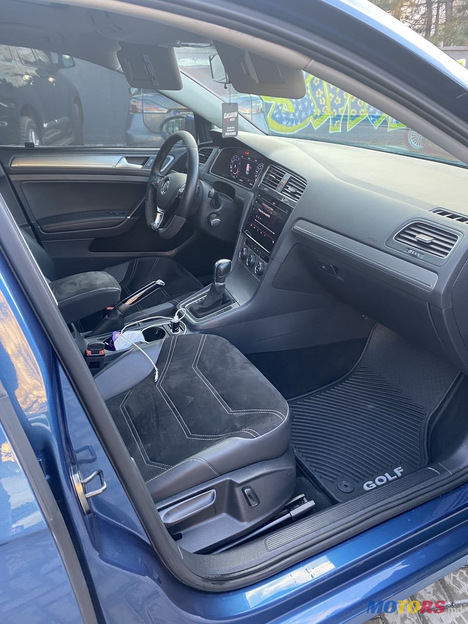 2015' Volkswagen Golf photo #3