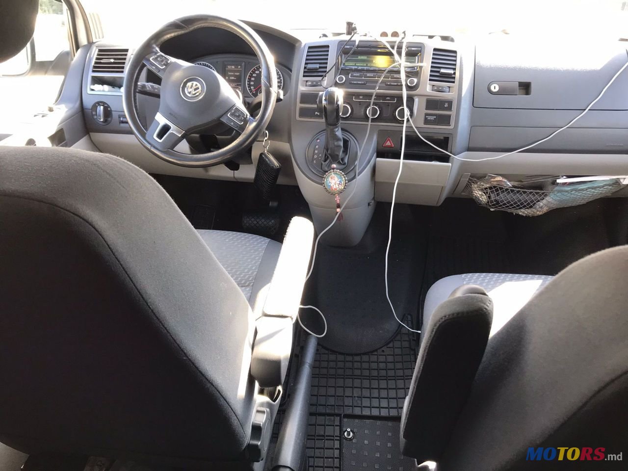 2013' Volkswagen Transporter photo #5