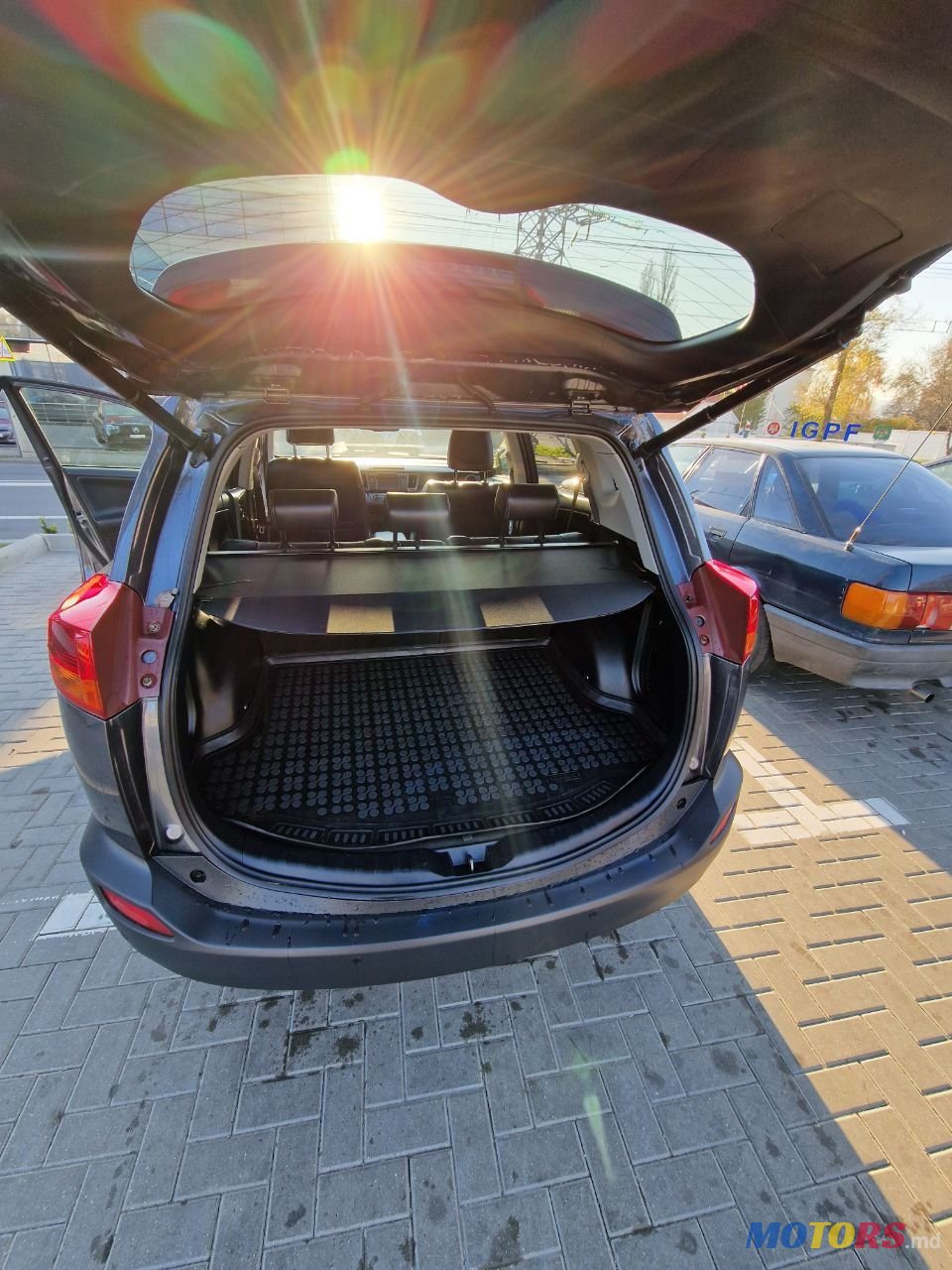 2013' Toyota RAV4 photo #6