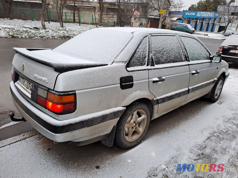 1990' Volkswagen Passat photo #3