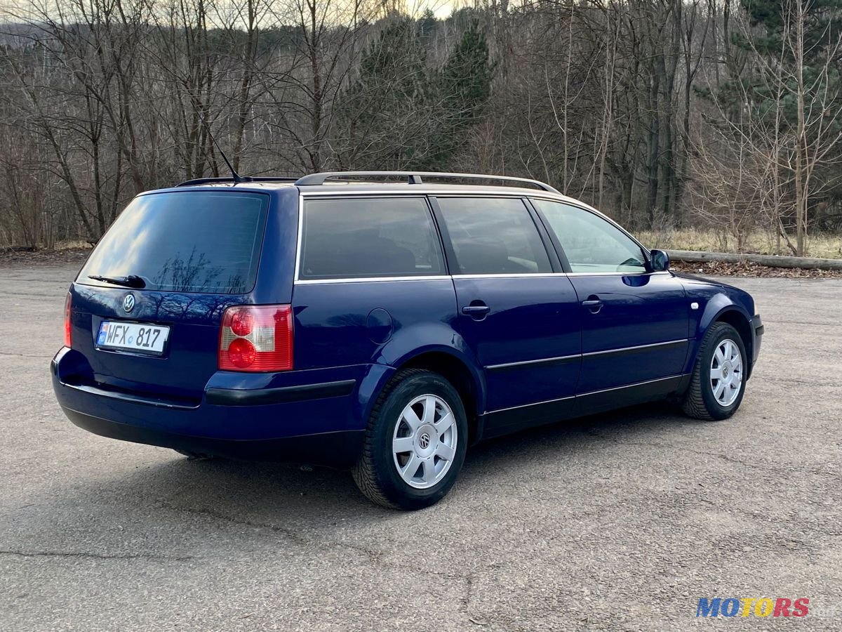 2001' Volkswagen Passat photo #5