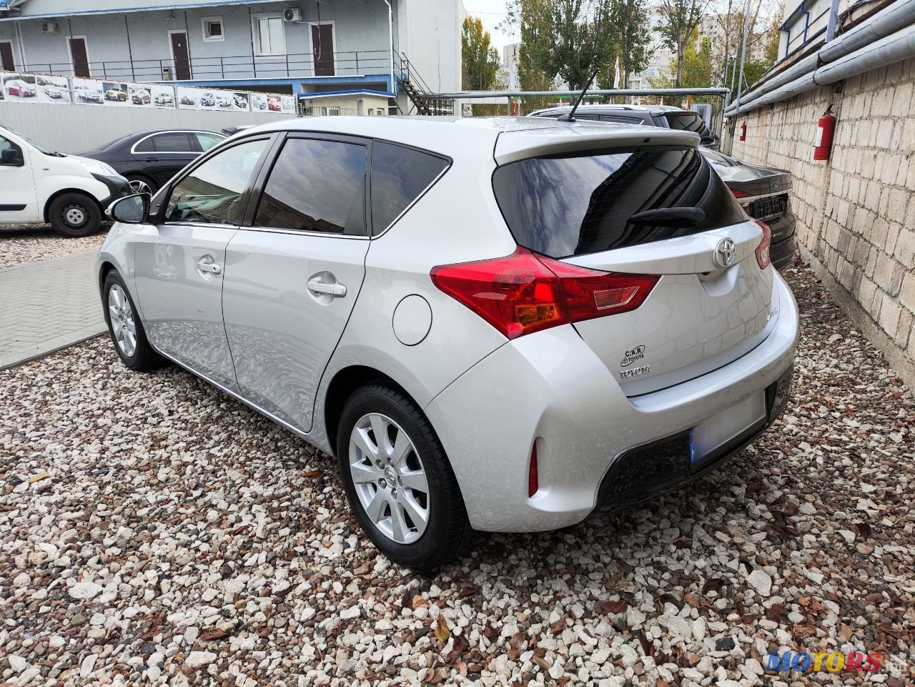 2014' Toyota Auris photo #3