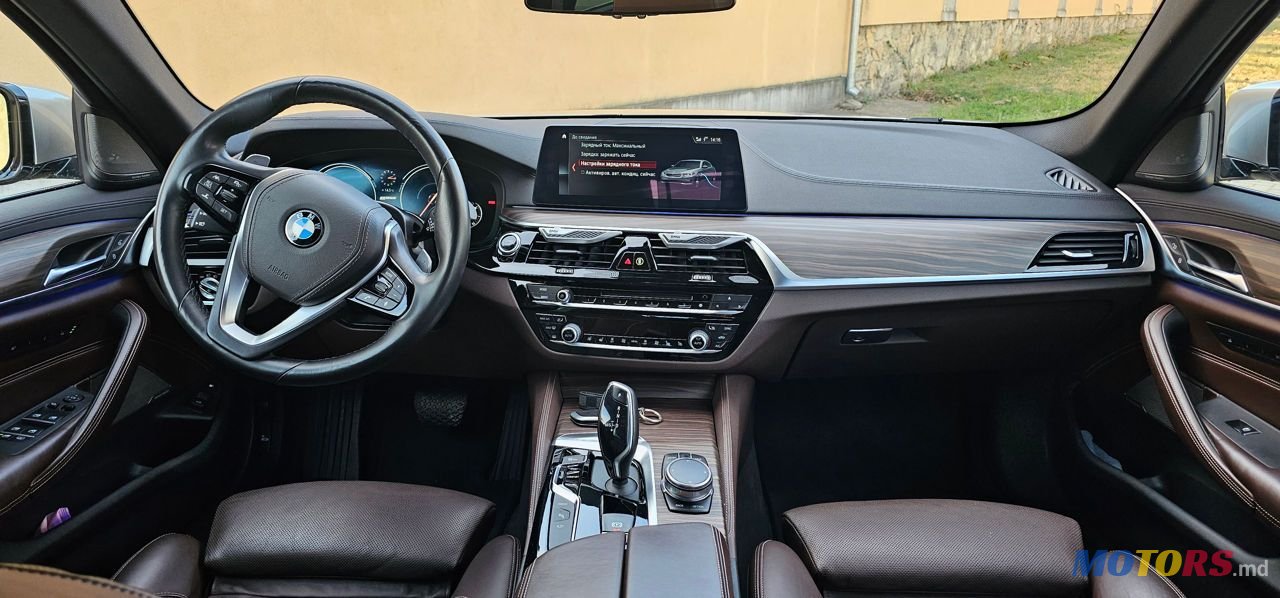2017' BMW 5 Series photo #3