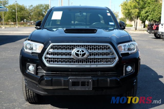 2016' Toyota Tacoma TRD Sport photo #5