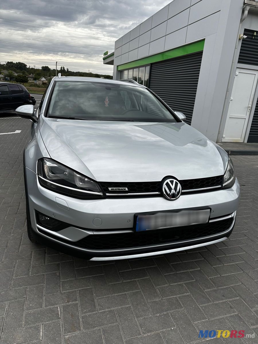 2016' Volkswagen Golf photo #1