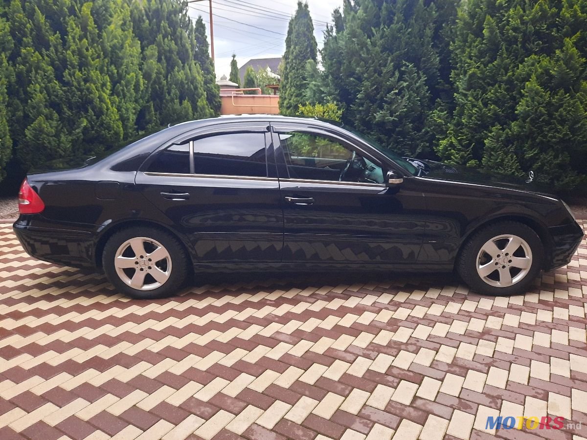 2004' Mercedes-Benz E-Class photo #3
