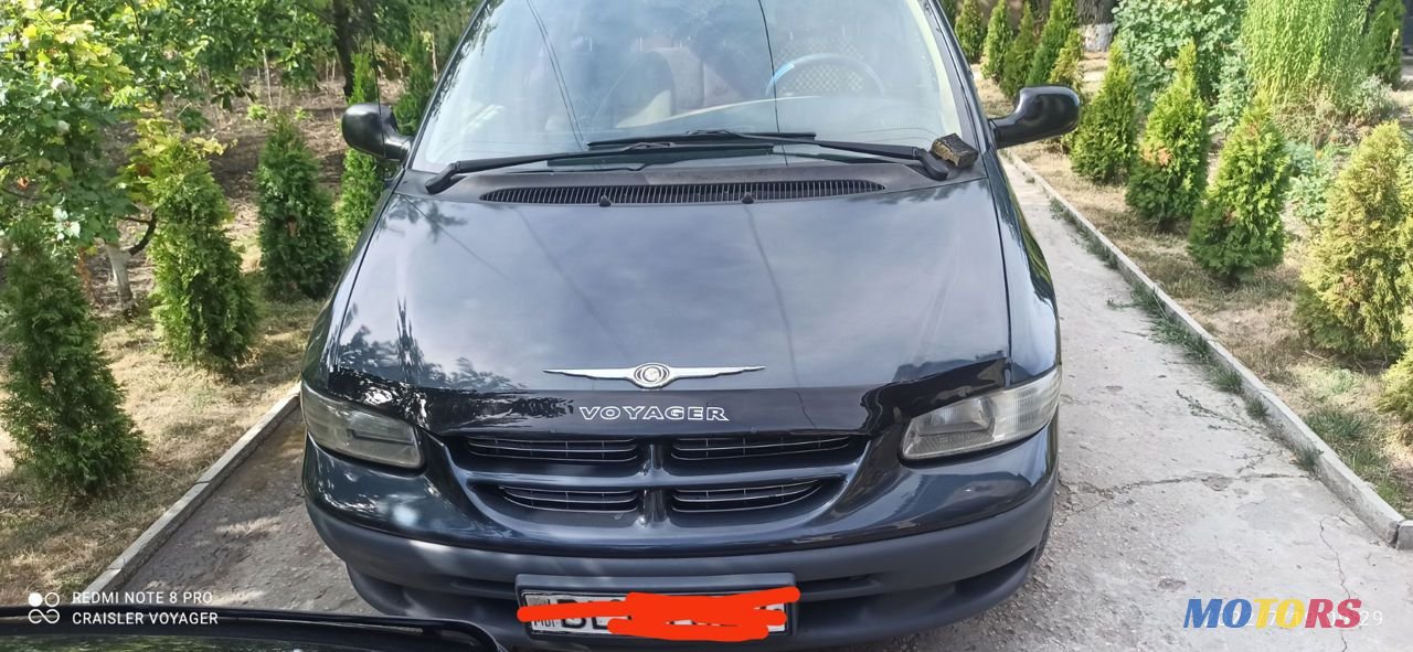 1998' Chrysler Voyager photo #1