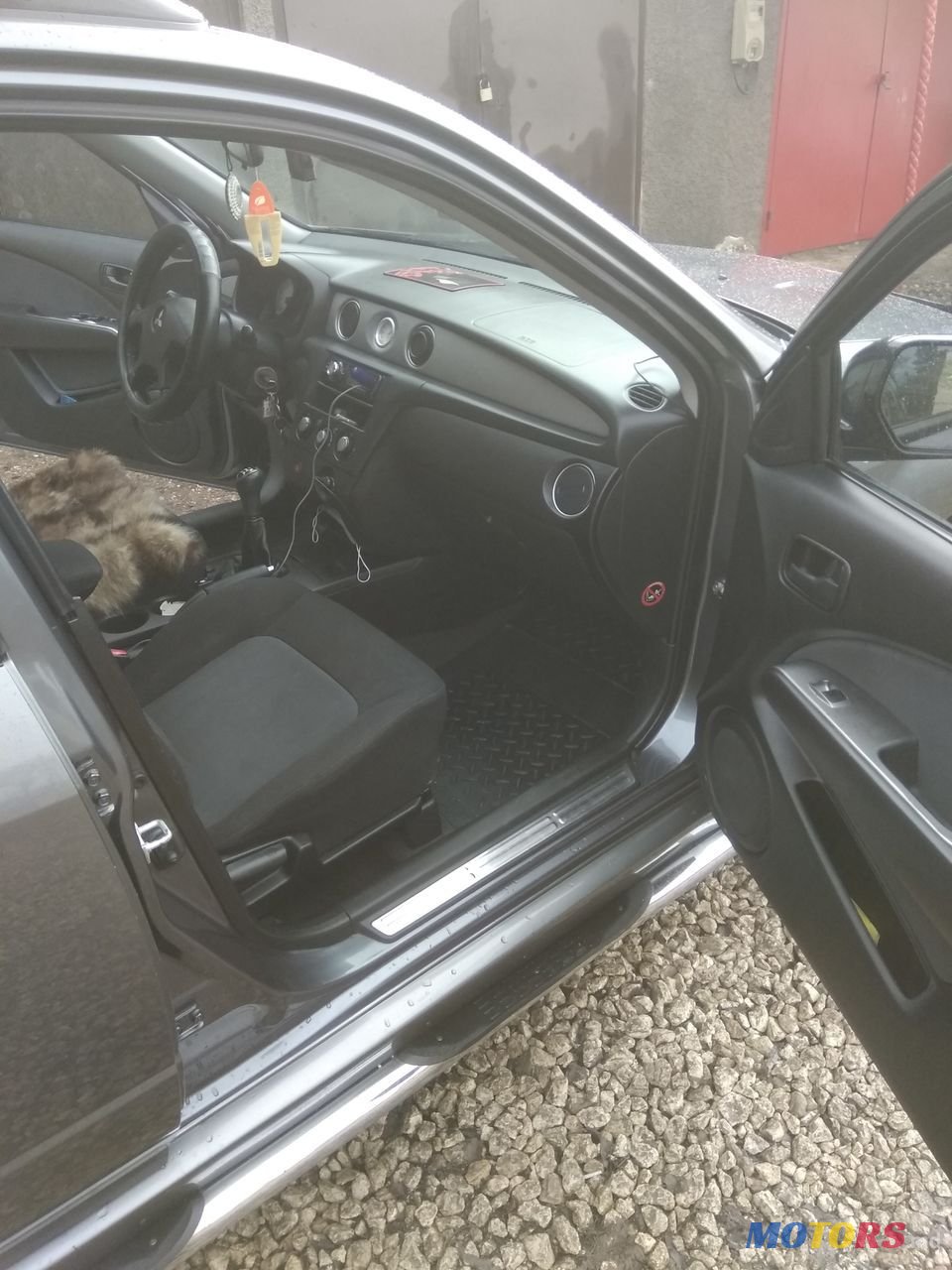 2007' Mitsubishi Outlander photo #3