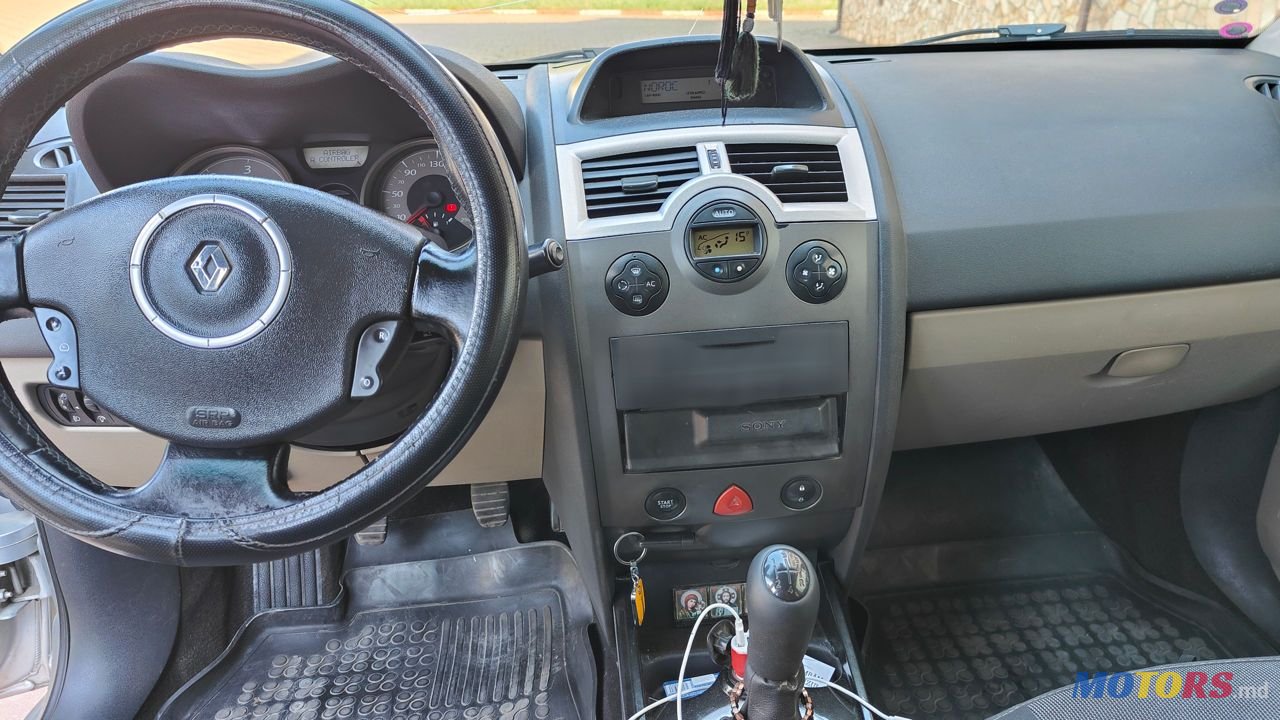 2007' Renault Megane photo #5