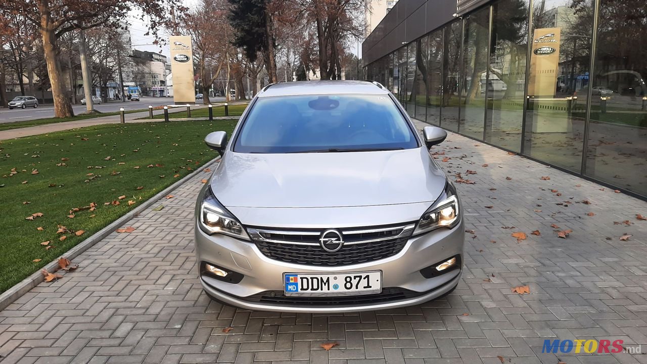 2017' Opel Astra photo #2