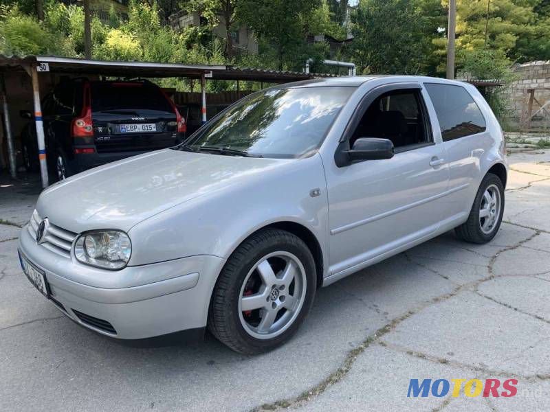 2001' Volkswagen Golf photo #1